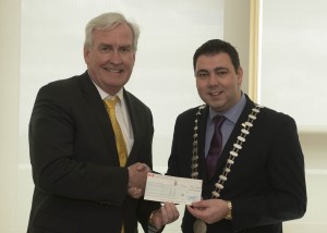 The Canadian Ambassador, Mr. Kevin Vickers presented €5,000 to Cork County Council towards the upkeep of the Air India Ahakista Memorial.  Cllr. John Paul O'Shea, Mayor of the County of Cork (right) accepted the cheque on behalf of Cork County Council.  Photo: Martin Walsh.
